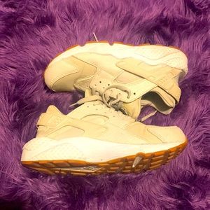 Nike; huaraches, [new] [perfect condition] [white and cream] Womens